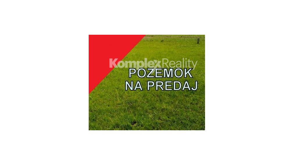 Predaj- pozemok so starším rodinným domom Dvory nad Žitavou