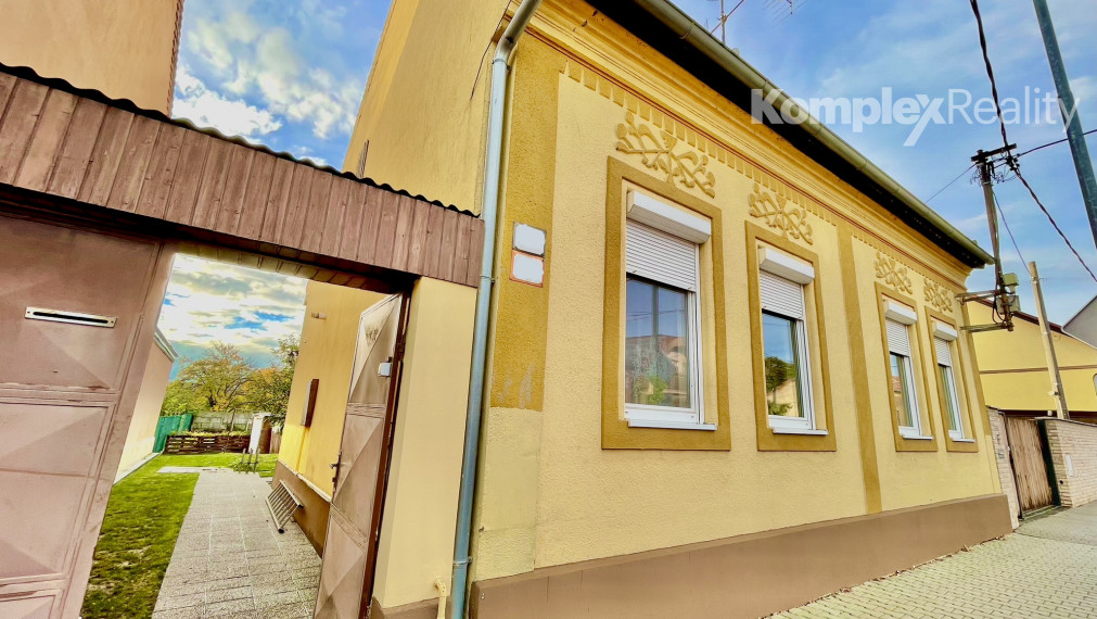 ZNÍŽENÁ CENA - Predaj -  rodinný dom v Nových Zámkoch