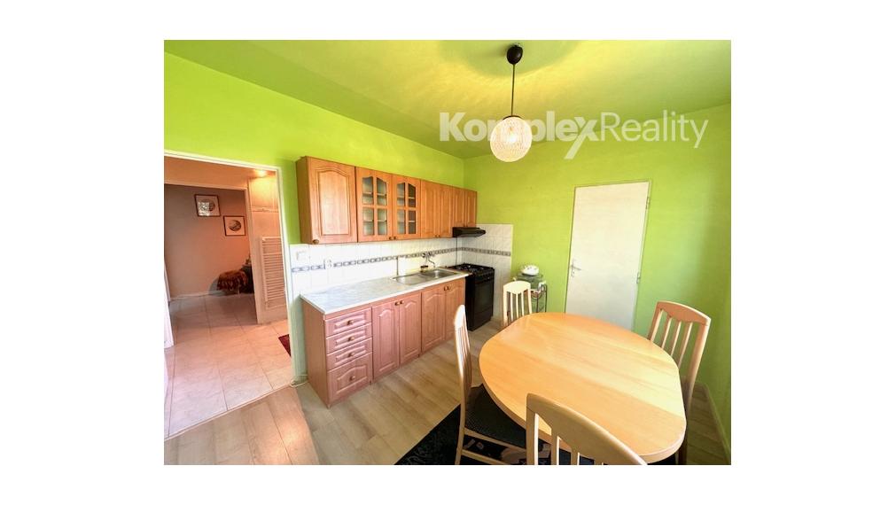 Predaj- veľký 2 izbový byt s balkónom Nové Zámky