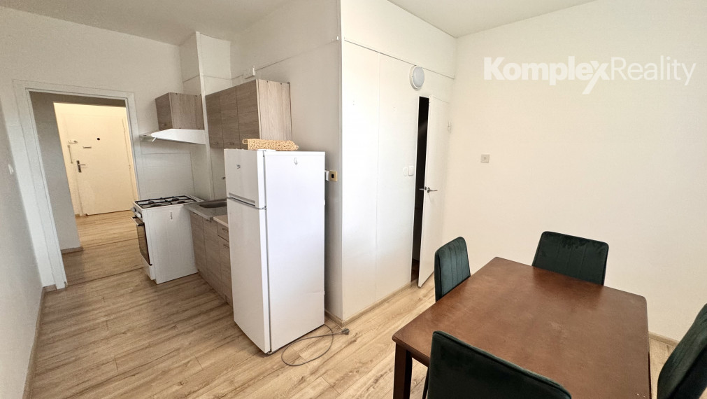 Predaj- 2 izbový byt s balkónom 65 m2 v Nových Zámkoch