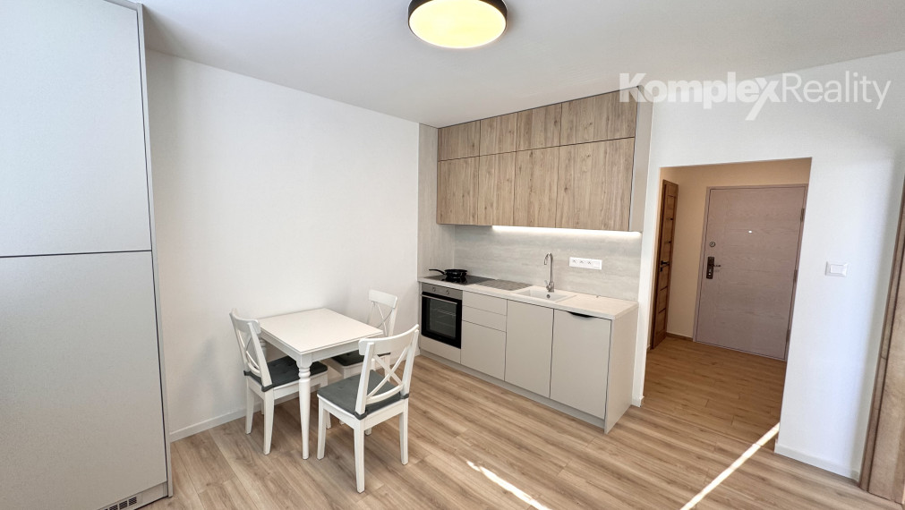 Prenájom- útulný 1 izbový byt s balkónom, sídl. JUH Nové Zámky