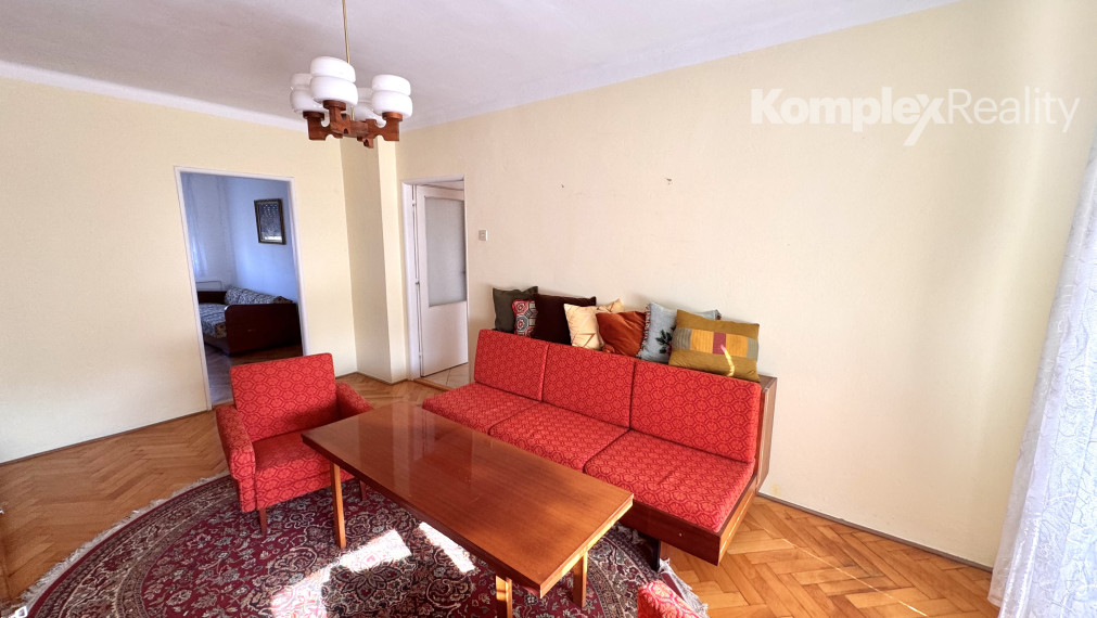 Na predaj 3-izbový byt s garážou v štvorbytovke,  Nové Zámky