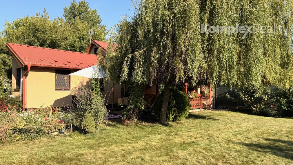 Predaj-krásna záhrada s celoročne obývateľnou chatkou – Nové Zámky, záhradkárska oblasť Poľnohospodár