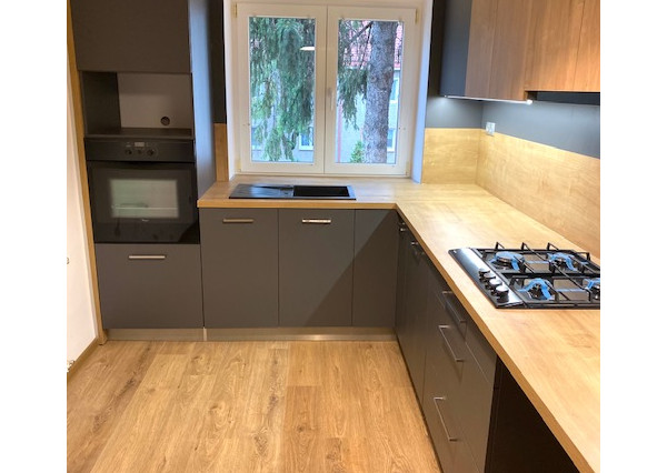 Prenájom- 2 izbový byt s vlastným kúrením po rekonštrukcii centrum Nové Zámky