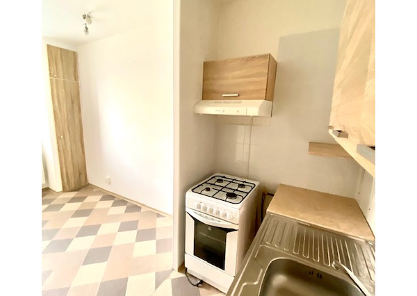 Prenájom- 2 izbový byt JUH Nové Zámky za super cenu