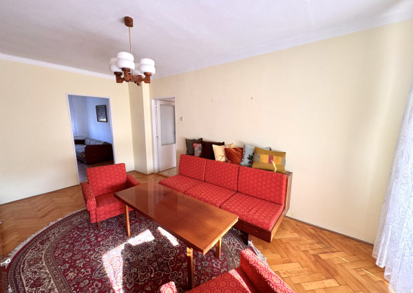 Na predaj 3-izbový byt s garážou a pivnicou v tehlovej štvorbytovke – Nové Zámky/7 km/