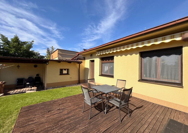 Predaj- 4 izbový átriový rodinný dom Milionárska štvrť, Nové Zámky