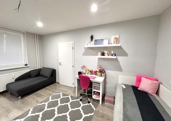 Prenájom 1-izbového bytu s balkónom po kompletnej rekonštrukcii – Nové Zámky