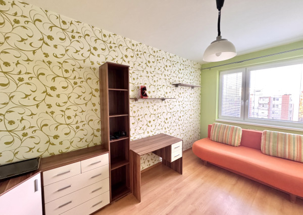 Predaj- Veľkometrážny 3-izbový byt s loggiou – JUH, Nové Zámky, 78 m²