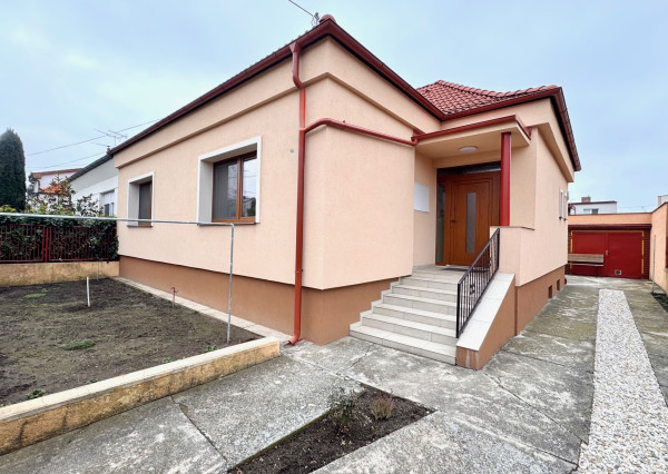 Prenájom- útulný 3i rodinný dom v pokojnej lokalite Nových Zámkov