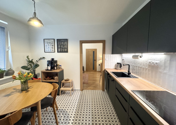 Na predaj moderné bývanie s výhľadom na mesto – 3-izbový byt na Novomeského ulici v Šali