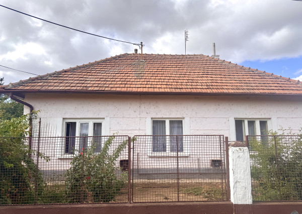 PREDAJ- RODINNÝ DOM S VEĽKÝM ROŽNÝM POZEMKOM 1 744 m² – RÚBAŇ