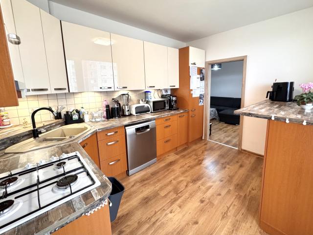 Predaj- priestranný 2 izbový byt s balkónom po kompletnej rekonštrukcii, Nové Zámky