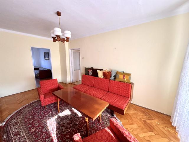 Na predaj 3-izbový byt s garážou a pivnicou v tehlovej štvorbytovke – Nové Zámky/7 km Bajč/