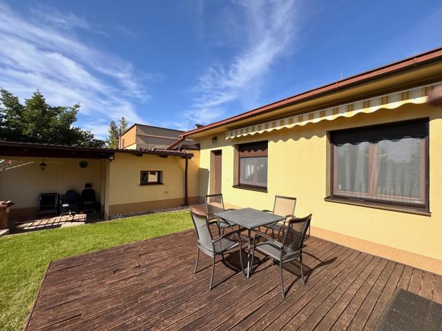 Predaj- 4 izbový átriový rodinný dom Milionárska štvrť, Nové Zámky