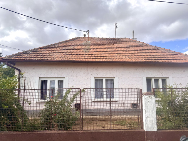 PREDAJ- RODINNÝ DOM S VEĽKÝM ROŽNÝM POZEMKOM 1 744 m² – RÚBAŇ