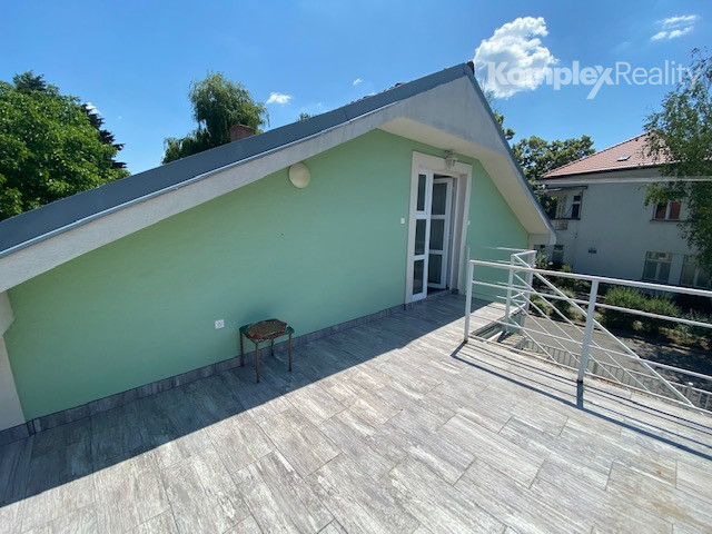 Predaj- zrekonštruovaný rodinný dom vhodný aj na podnikanie  v Nových Zámkoch