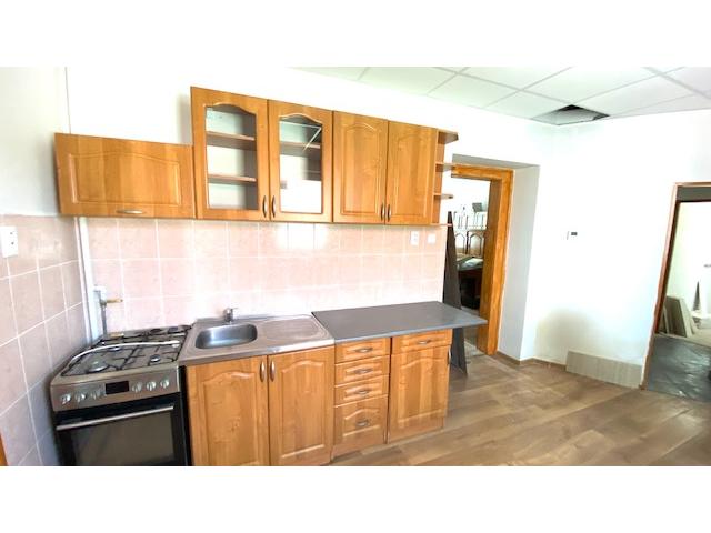 Predaj- zrekonštruovaný rodinný dom vhodný aj na podnikanie  v Nových Zámkoch