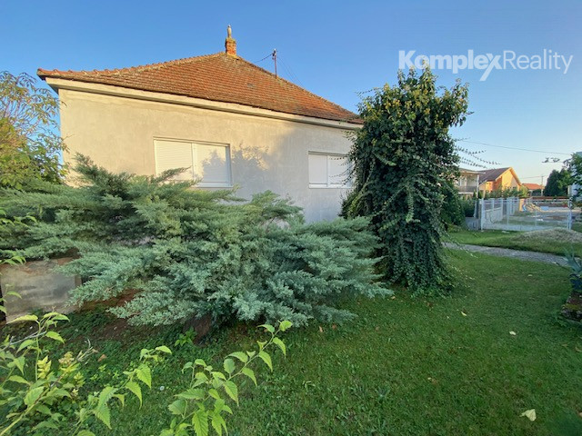 Predaj- 4i  dom v tichej lokalite s vizualizáciou interiéru, Šurany