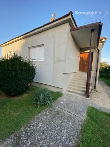 Predaj- 4i  dom v tichej lokalite s vizualizáciou interiéru, Šurany