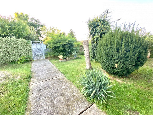 Predaj- 4i  dom v tichej lokalite s vizualizáciou interiéru, Šurany