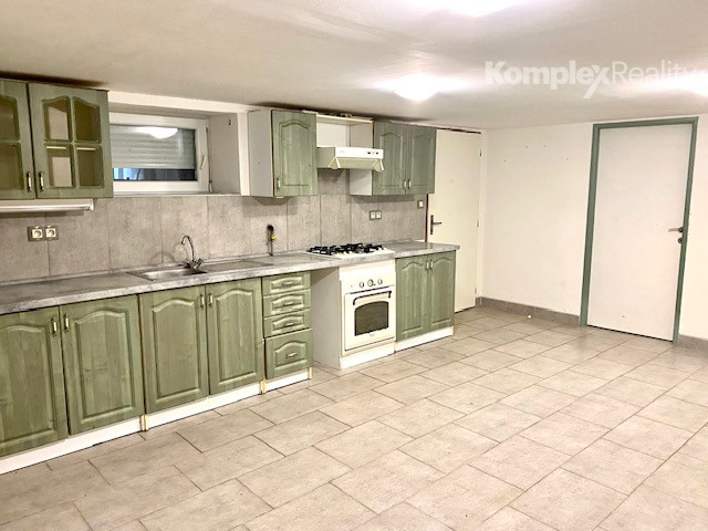 Predaj- 4i  dom v tichej lokalite s vizualizáciou interiéru, Šurany