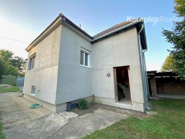 Predaj- 4i  dom v tichej lokalite s vizualizáciou interiéru, Šurany