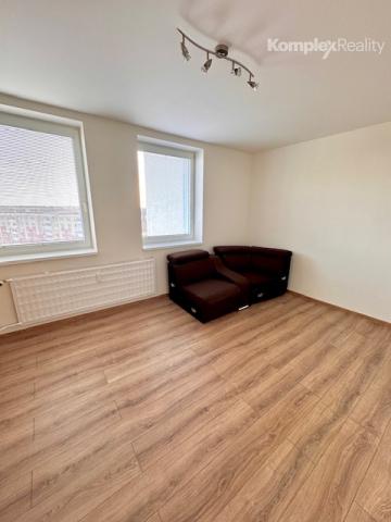 Prenájom-  zariadený 2i byt s balkónom Nové Zámky