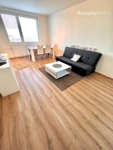 Prenájom-  zariadený 2i byt s balkónom Nové Zámky