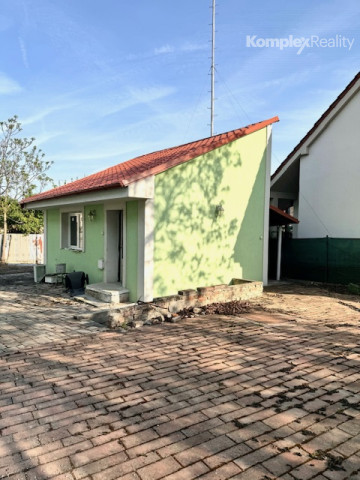 Predaj- zrekonštruovaný rodinný dom vhodný aj na podnikanie  v Nových Zámkoch