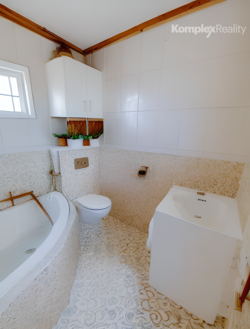 Predaj- 4i  dom v tichej lokalite s vizualizáciou interiéru, Šurany