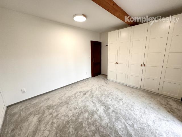 REZERVOVANÉ!Predaj- 4i rodinný dom s bazénom" Milionárska štvrť "Nové Zámky