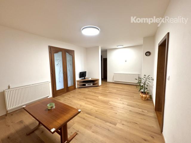 REZERVOVANÉ!Predaj- 4i rodinný dom s bazénom" Milionárska štvrť "Nové Zámky