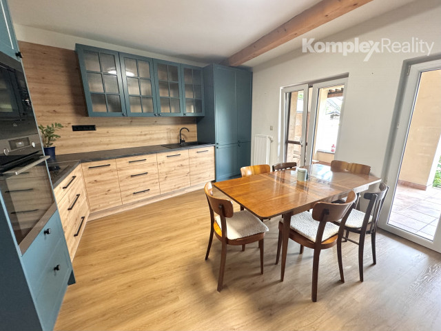 REZERVOVANÉ!Predaj- 4i rodinný dom s bazénom" Milionárska štvrť "Nové Zámky