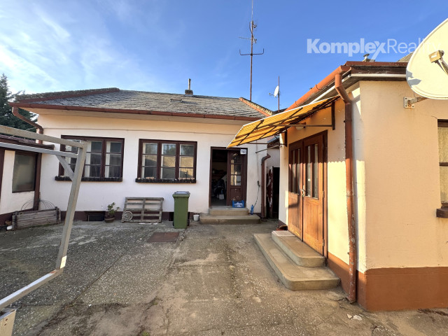 Predaj- 3i rodinný dom  s garážou a letnou kuchyňou Nové Zámky