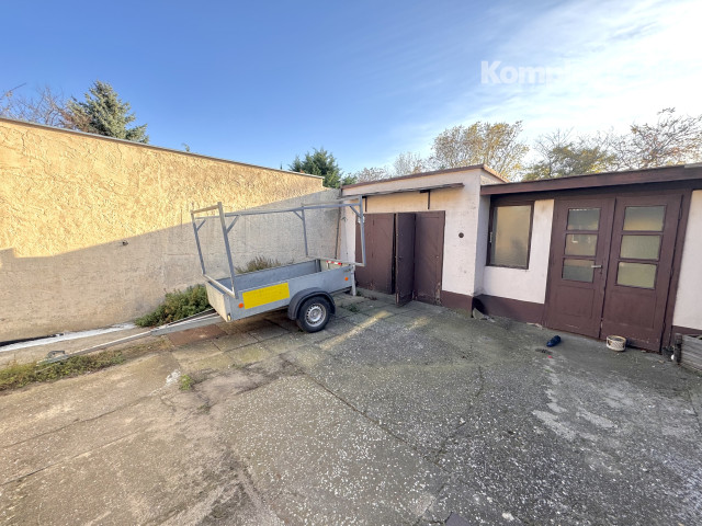 Predaj- 3i rodinný dom  s garážou a letnou kuchyňou Nové Zámky