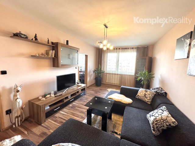 Prenájom- 2 izbový zrekonštruovaný byt s balkónom, T. Vansovej, Nové Zámky