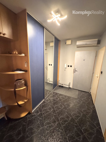 Prenájom- 2 izbový zrekonštruovaný byt s balkónom, T. Vansovej, Nové Zámky