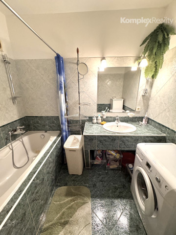 Prenájom- 2 izbový zrekonštruovaný byt s balkónom, T. Vansovej, Nové Zámky