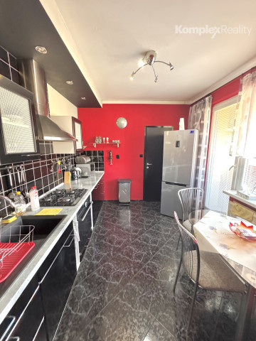 Prenájom- 2 izbový zrekonštruovaný byt s balkónom, T. Vansovej, Nové Zámky