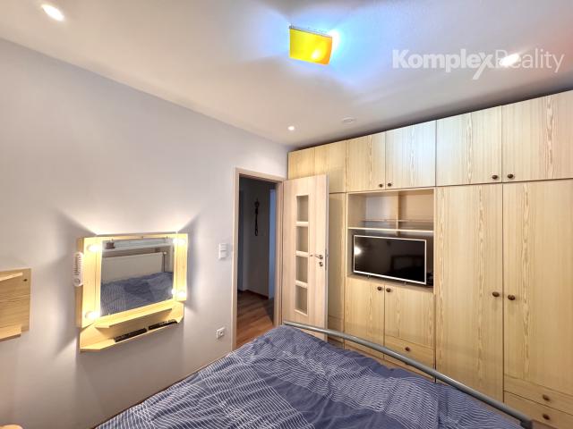 Na predaj priestranný 3-izbový rodinný dom s veľkým pozemkom a novou terasou – Kolta