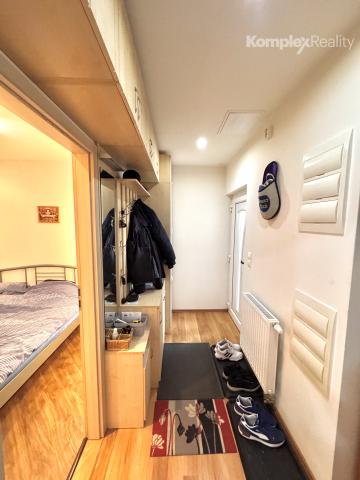 Na predaj priestranný 3-izbový rodinný dom s veľkým pozemkom a novou terasou – Kolta