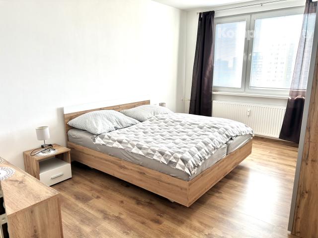 Predaj- priestranný 2 izbový byt s balkónom po kompletnej rekonštrukcii, Nové Zámky