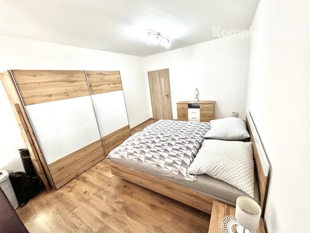 Predaj- priestranný 2 izbový byt s balkónom po kompletnej rekonštrukcii, Nové Zámky