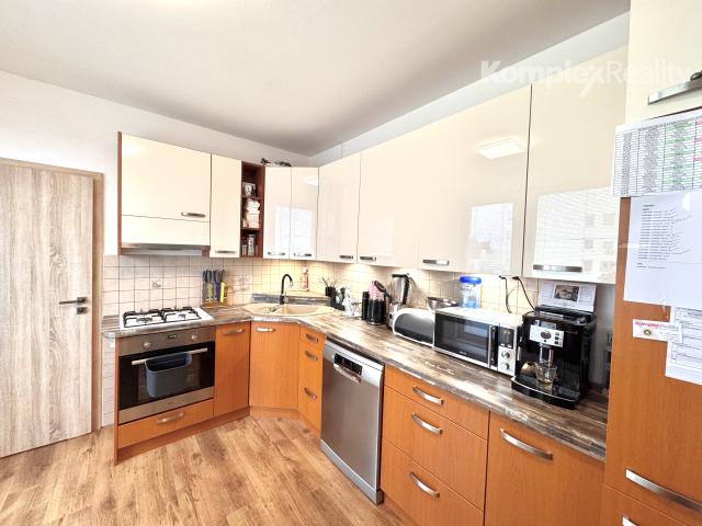 Predaj- priestranný 2 izbový byt s balkónom po kompletnej rekonštrukcii, Nové Zámky