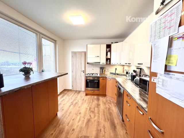 Predaj- priestranný 2 izbový byt s balkónom po kompletnej rekonštrukcii, Nové Zámky