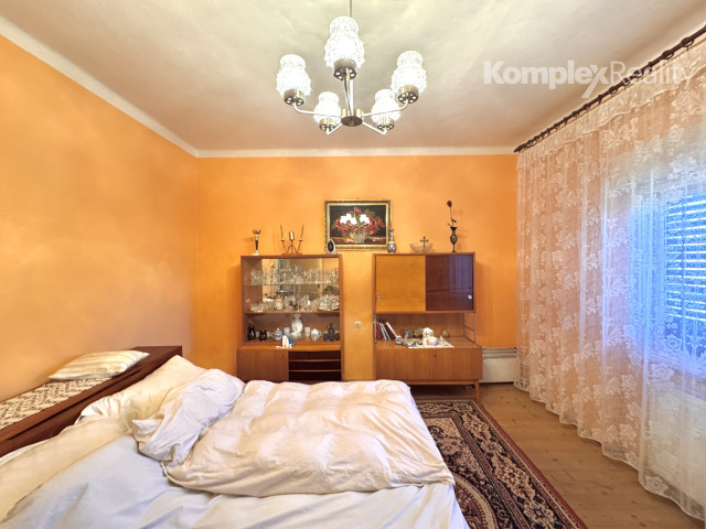 Na predaj rodinný dom s dielňou, garážou a udržiavanou záhradou – Rúbaň