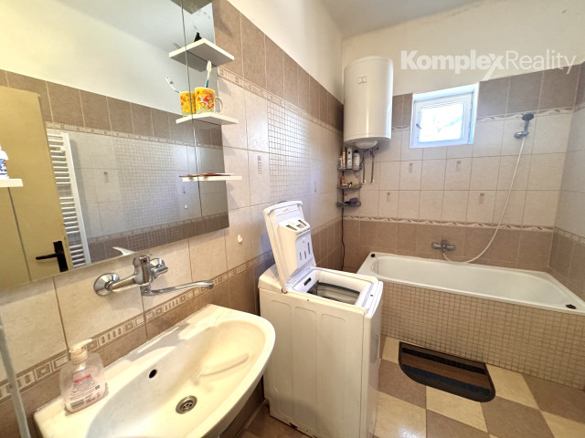 Na predaj rodinný dom s dielňou, garážou a udržiavanou záhradou – Rúbaň