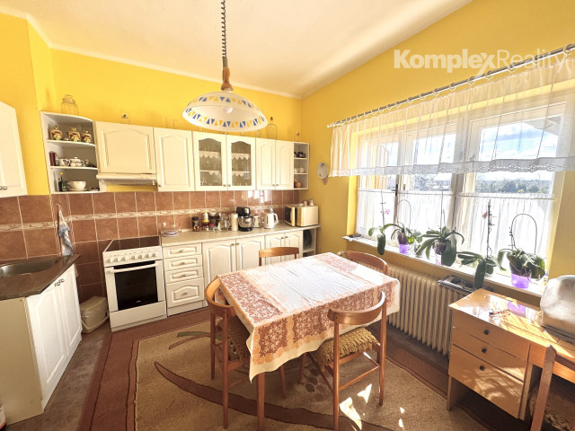 Na predaj rodinný dom s dielňou, garážou a udržiavanou záhradou – Rúbaň