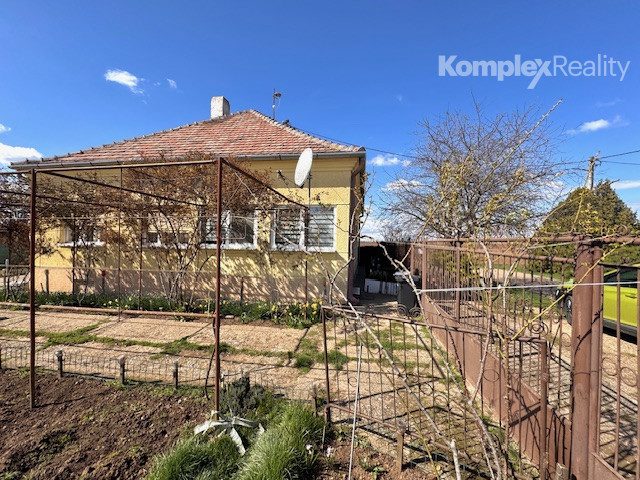 Na predaj rodinný dom s dielňou, garážou a udržiavanou záhradou – Rúbaň